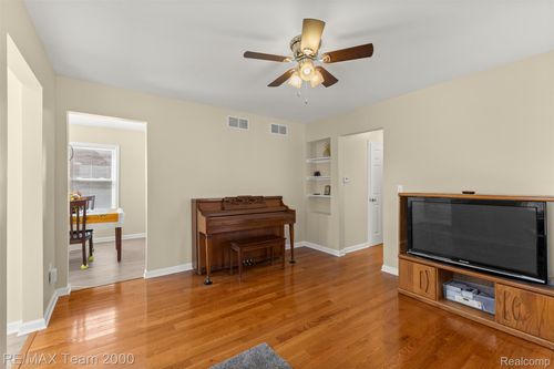 2013 N Denwood St, Dearborn, MI, 48128-1126 | Card Image