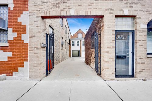 3107 S Morgan St, Chicago, IL, 60608-6626 | Card Image