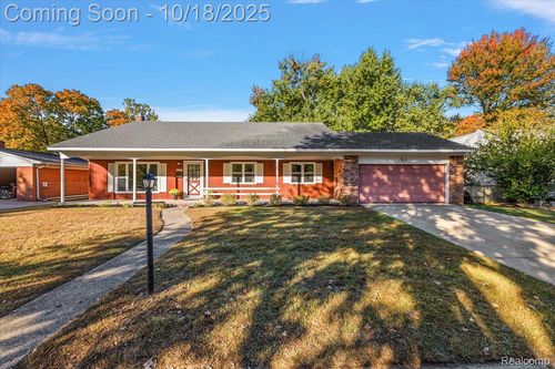 16385 Farmington Rd, Livonia, MI, 48154-2944 | Card Image