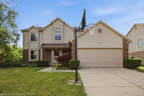 6474 Bedview Dr, Saline, MI, 48176-9013 | Card Image