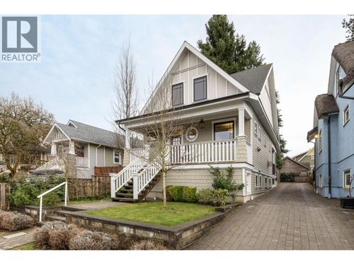220 Sixth Avenue, New Westminster, BC, V3L1T6 | Card Image