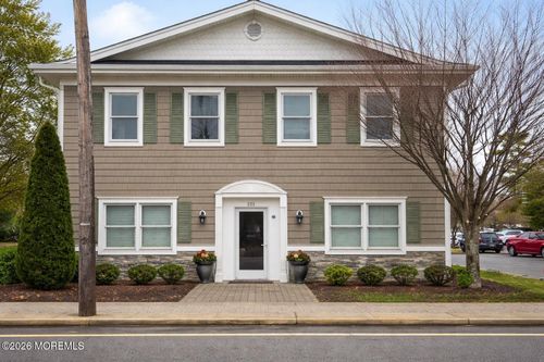 101 Main St, Farmingdale, NJ, 07727-1438 | Card Image