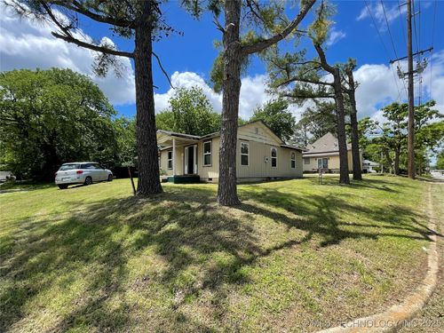 201 School St, Ardmore, OK, 73401-8259 | Card Image