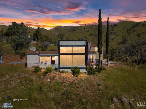 22560 Indian Oak Loop, Caliente, CA, 93518-1828 | Card Image
