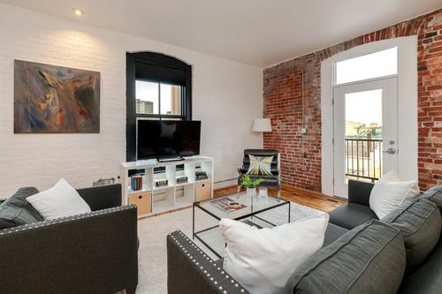 303-225 N 4th St, Columbus, OH, 43215-2933 | Card Image