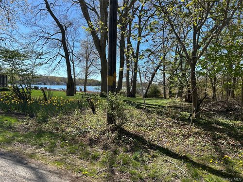105 Mailer Ct, Southold, NY, 11971-1959 | Card Image