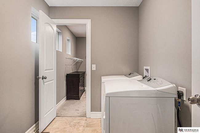 18514 Olive Cir, House other with 4 bedrooms, 4 bathrooms and 3 parking in Omaha NE | Image 29