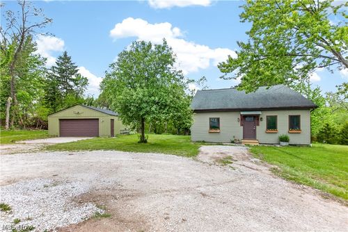 18500 Bennett Rd, North Royalton, OH, 44133-6047 | Card Image