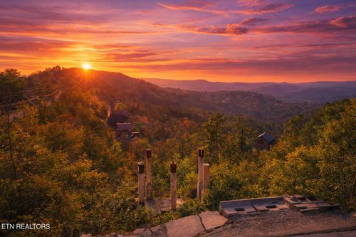 2297 Windy Ln, Sevierville, TN, 37876 | Card Image