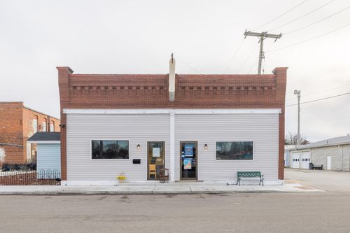 111 W Union St, Goodland, IN, 47948-8042 | Card Image