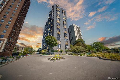 apt-209-8200 E Jefferson Ave, Detroit, MI, 48214-2663 | Card Image