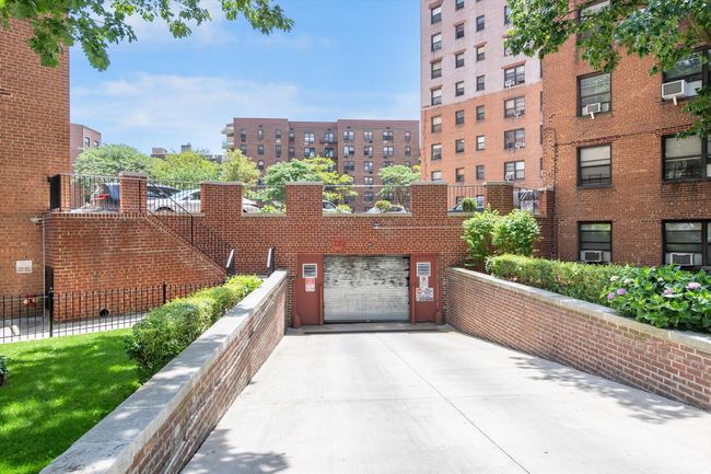 APT-3G - 99 66 Th Rd, Home with 3 bedrooms, 3 bathrooms and 1 parking in Rego Park NY | Image 23