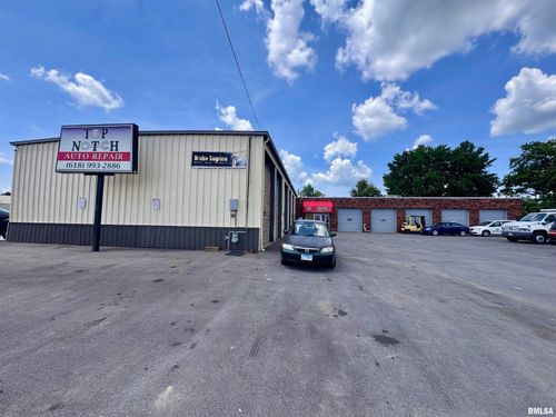 1202 W Dufour St, Marion, IL, 62959-5406 | Card Image