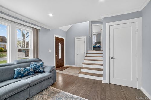 25 Rugby Rd, Yonkers, NY, 10710-1409 | Card Image