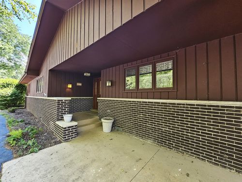 9616 Zimmer Dr, Algonquin, IL, 60102-9697 | Card Image