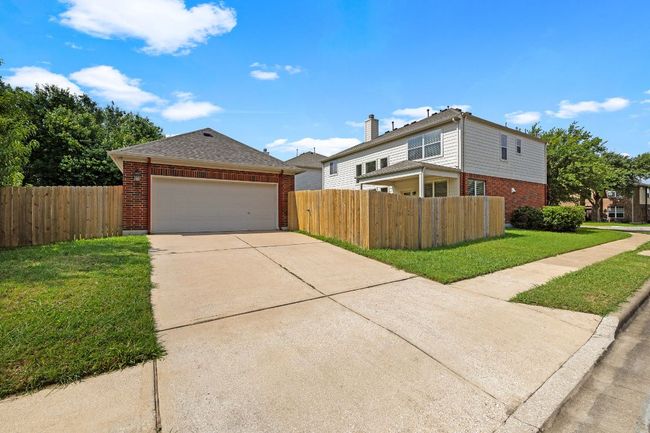 Side entry garage | Image 34