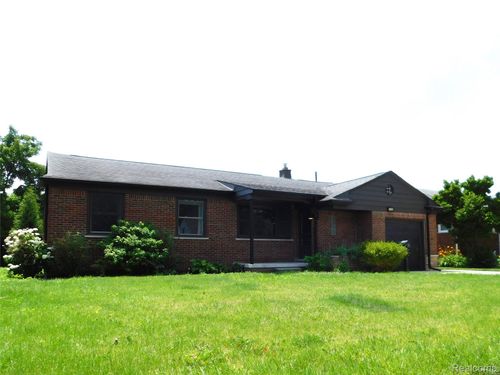 16740 College, Fraser, MI, 48026-3212 | Card Image