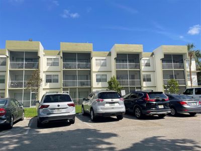 214 - 4255 N University Dr, Condo with 2 bedrooms, 2 bathrooms and null parking in Sunrise FL | Image 3