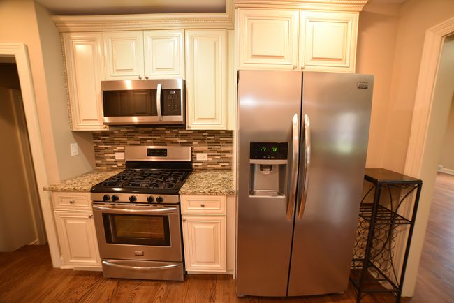 813 S Wolf Rd, House other with 3 bedrooms, 3 bathrooms and 2 parking in Des Plaines IL | Image 18