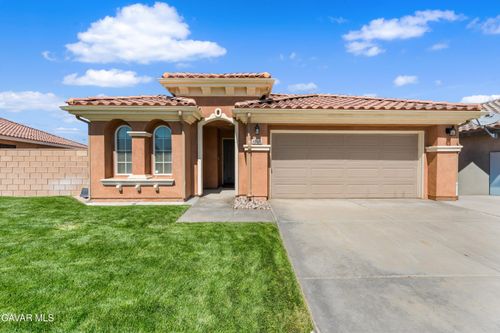 43035 Vineyard Dr, Lancaster, CA, 93535-6272 | Card Image