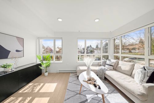 3-365 E 16th Ave, Vancouver, BC, V5T2T7 | Card Image