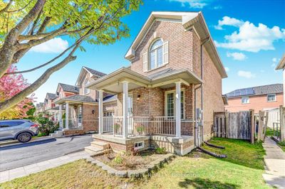 16 Canoe Glide Lane, Home with 3 bedrooms, 2 bathrooms and 4 parking in Brampton ON | Image 3