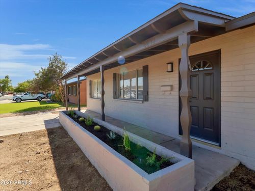 6014 W Avalon Dr, Phoenix, AZ, 85033-5825 | Card Image