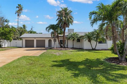 109 13th St, BELLEAIR BEACH, FL, 33786-3303 | Card Image