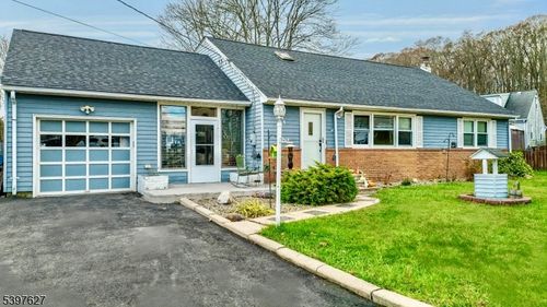 33 Canal St, Ledgewood, NJ, 07852-9655 | Card Image