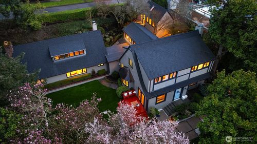 3530 W Laurelhurst Dr Ne, Seattle, WA, 98105-5358 | Card Image