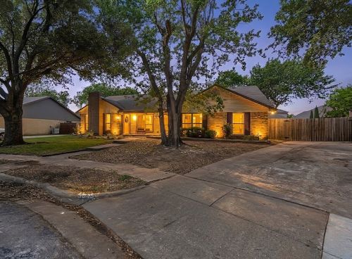 3015 Clover Ln, Euless, TX, 76039-7818 | Card Image