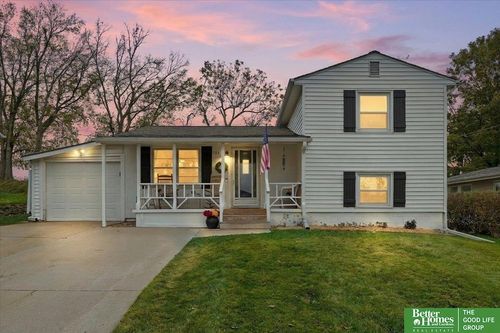 924 Pleasant Dr, Plattsmouth, NE, 68048-2339 | Card Image