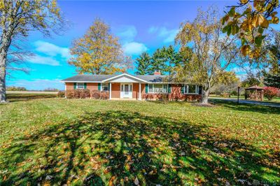 876 Ute Trail, House other with 3 bedrooms, 2 bathrooms and null parking in New Jasper Twp OH | Image 2