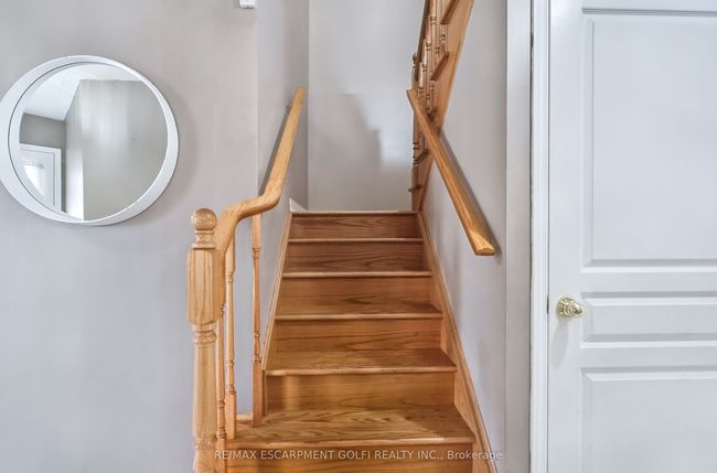 24 Diamond Crt, House other with 5 bedrooms, 3 bathrooms and 4 parking in Hamilton ON | Image 17