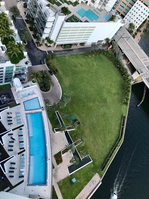 3712-92 Sw 3rd St, Miami, FL, 33130-2998 | Card Image