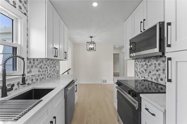 30031 Thomas St, House other with 5 bedrooms, 3 bathrooms and null parking in Willowick OH | Image 20