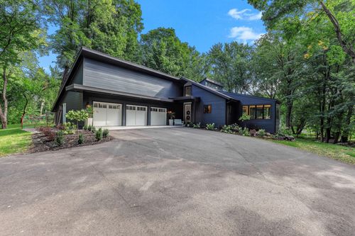 3 Crescent St, Wayzata, MN, 55391 | Card Image
