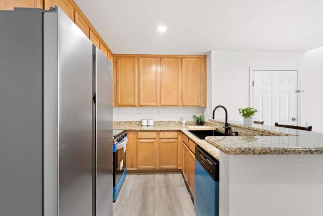 UNIT-215 - 3454 Castle Glen Dr, Condo with 3 bedrooms, 2 bathrooms and 1 parking in San Diego CA | Image 8