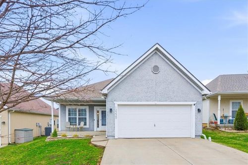 12220 N Pomona Ln, Kansas City, MO, 64163-7308 | Card Image