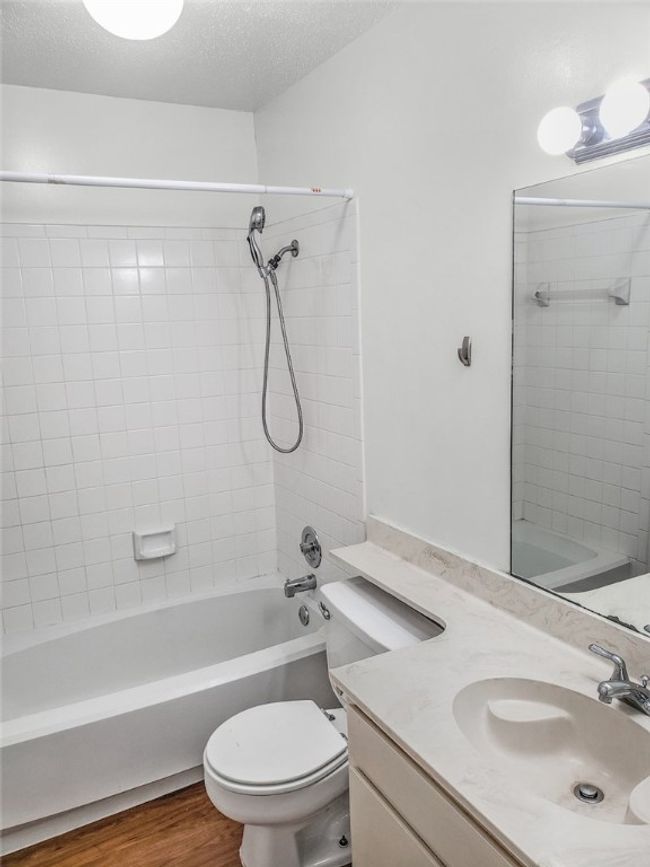 APT-305 - 106 E 30 Th St, Condo with 2 bedrooms, 2 bathrooms and 2 parking in Austin TX | Image 15