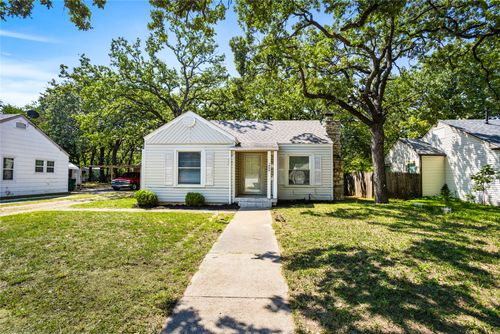1909 Layton Ave, Haltom City, TX, 76117-5440 | Card Image