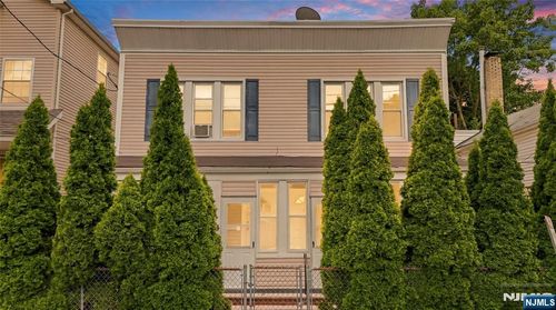 604 Forest St, Orange, NJ, 07050-1329 | Card Image