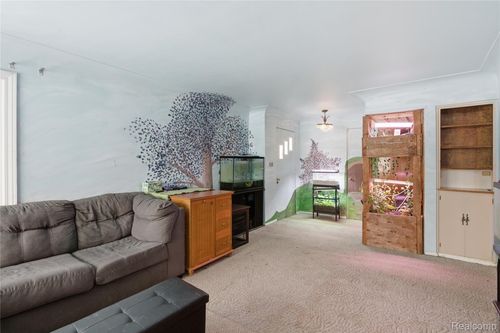 1363 Wisconsin Ave, Marysville, MI, 48040-1443 | Card Image