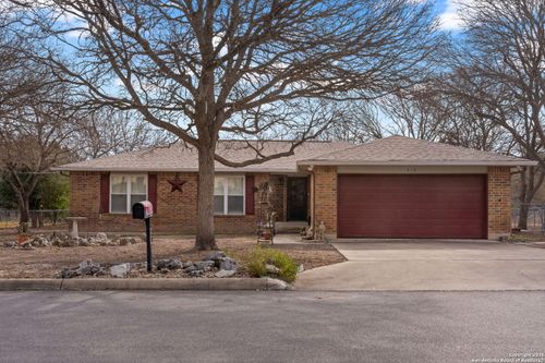 415 Mack Hollimon, Kerrville, TX, 78028 | Card Image