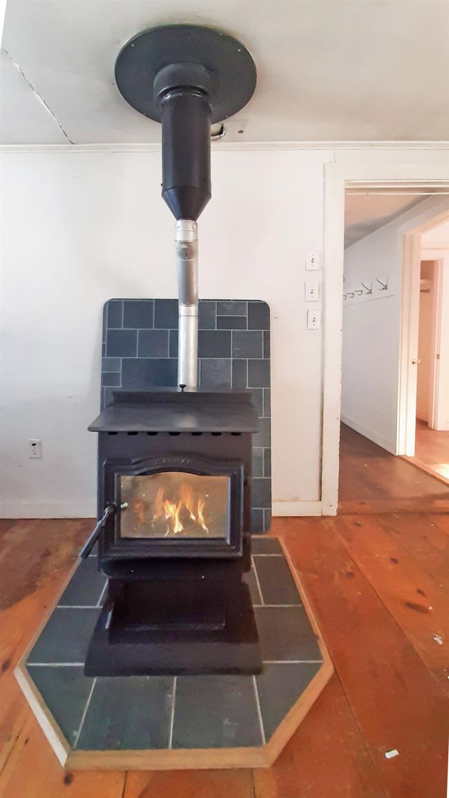 1568 S Hill Rd, House other with 2 bedrooms, 1 bathrooms and null parking in Ludlow VT | Image 6