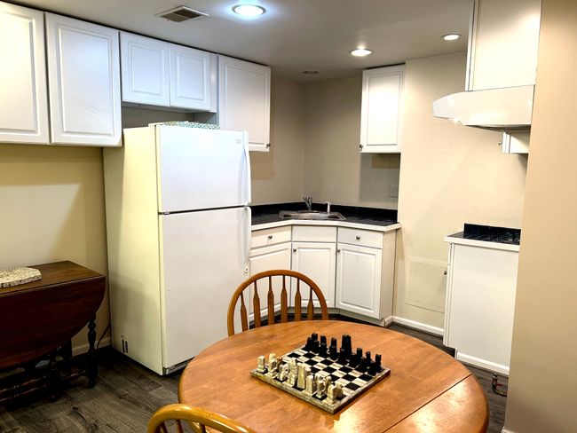 Basement Kitchen | Image 25