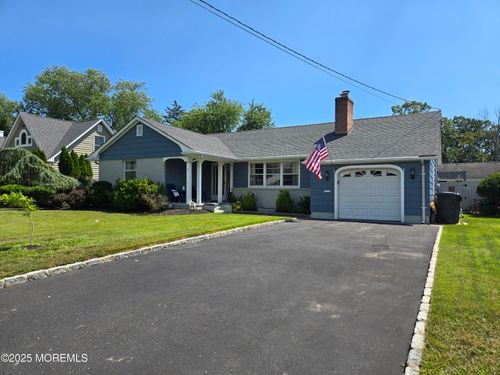 5 Fieldcrest Ln, Brick, NJ, 08724-4318 | Card Image