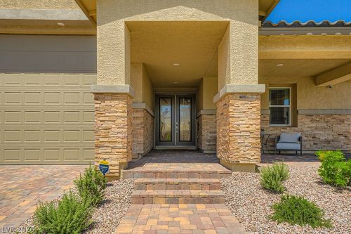 6098 Avery Pointe St, Las Vegas, NV, 89166-8131 | Card Image