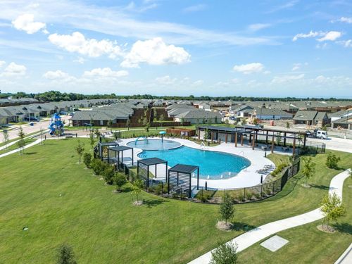 1052 Shady Oaks Dr, Ennis, TX, 75119-8932 | Card Image