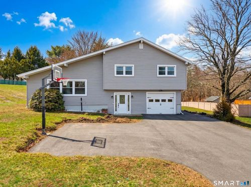 11 Green Briar Rd, Norwich, CT, 06360-4016 | Card Image